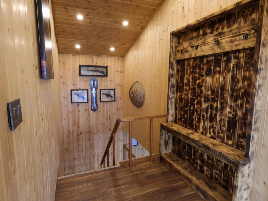 Hunters Lodge
